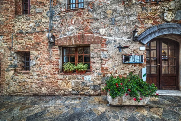 Monteriggioni rustik cephe — Stok fotoğraf