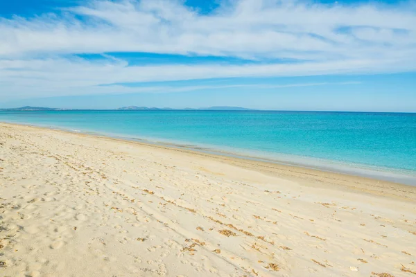 Arena blanca en la playa de Fiume Santo — Foto de Stock