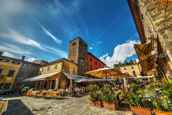 Güneşli bir ana kare