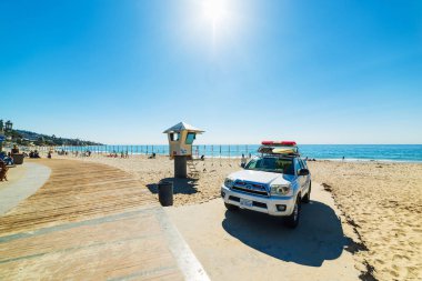Cankurtaran kamyon ve Laguna Beach shore kulübede