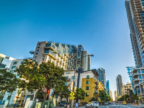 Downtown San Diego içinde gökdelenler