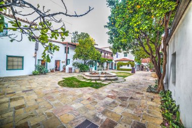 Eski şehrin Santa Barbara küçük kare