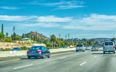 Los Angeles'ta karayolunda trafik