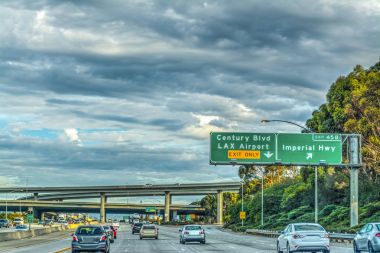 Los Angeles'ta 405 karayolunda trafik