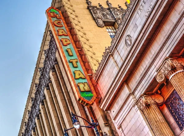 Teatro El Capitan na avenida de Hollywood — Fotografia de Stock