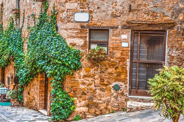 San Quirico d'Orcia antika köşede — Stok fotoğraf