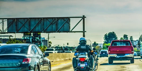 Policjant na motocyklu — Zdjęcie stockowe