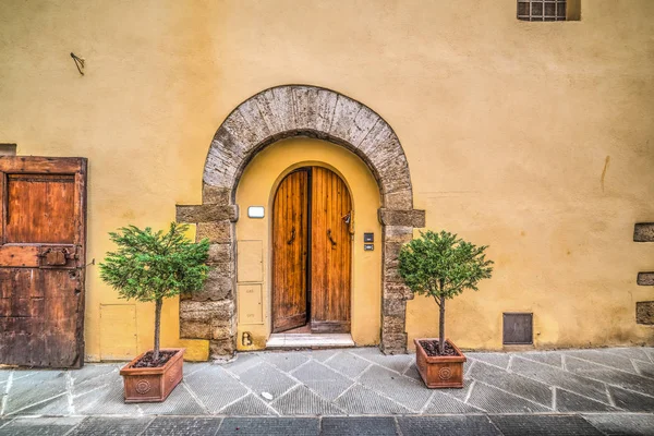 Malerisches Tor in der Toskana — Stockfoto