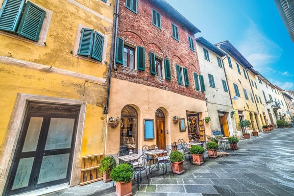 Via Dante Alighieri in San Quirico d'Orcia