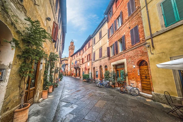 Calle principal en Buonconvento — Foto de Stock