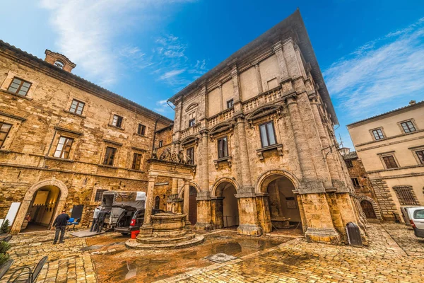 Ancient square in Montepulciano — Stock Photo, Image