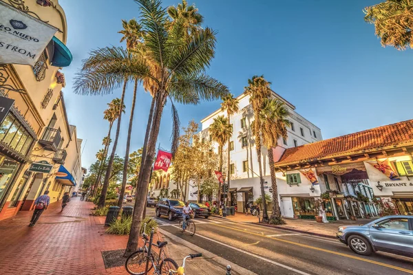 Rua estadual no centro de Santa Barbara — Fotografia de Stock