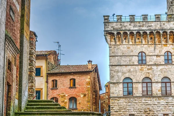 Исторические здания Тосканы — стоковое фото