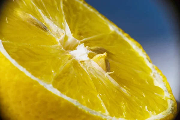 Feche de um limão metade — Fotografia de Stock