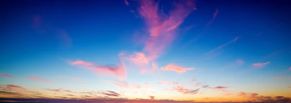 Farbenfroher Himmel über Pazifikstrand — Stockfoto