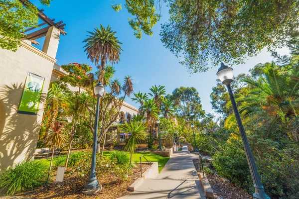 Promenad väg i Balboa Park i San Diego — Stockfoto