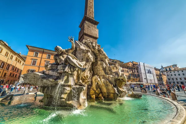 Fountain of the four rivers in Piazza Navona — Stock Photo, Image