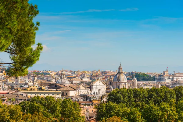 Panoráma města Řím z Gianicolo promenáda — Stock fotografie