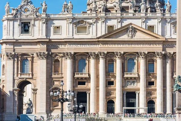 Close up of Saint Peter's cathedral — Stock Photo, Image