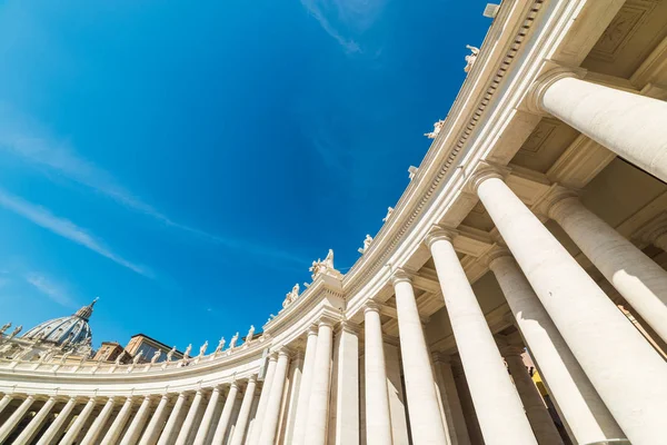 Colonnade in Saint Peter square — Stock Photo, Image