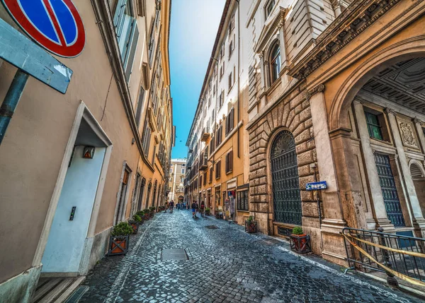 Красивая улица в центре Рима — стоковое фото