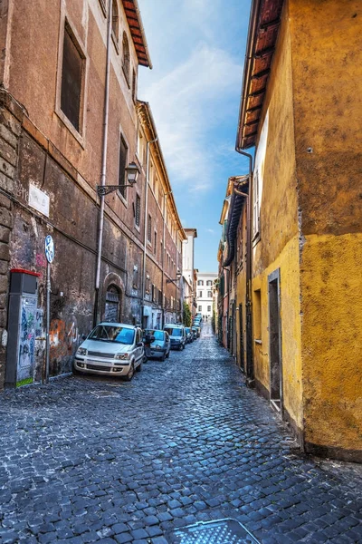 Trastevere dar sokakta — Stok fotoğraf