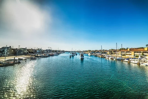 Sol brillando sobre la isla de Balboa — Foto de Stock