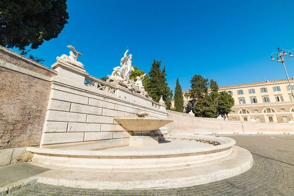 Fontana del Nettuno in Piazza del Popolo — Stok fotoğraf