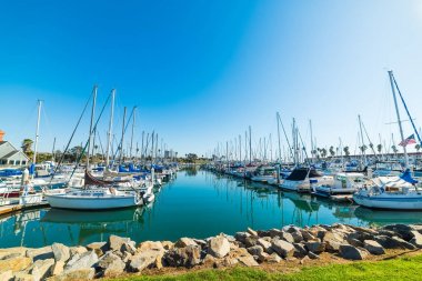 Açık bir günde Oceanside liman