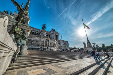 Vatanın sunak üzerinde parlayan güneş