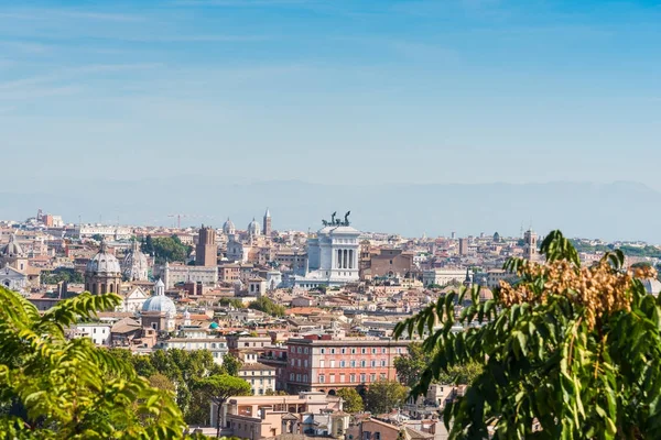 Panoramic view of Rome on a sunny day — Stock Photo, Image