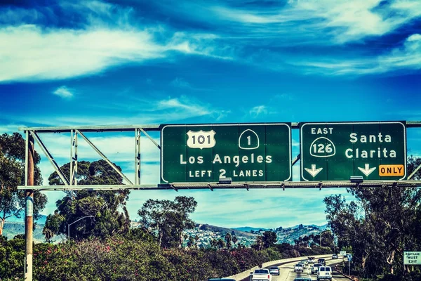 101高速公路南行的洛杉矶出口标志 — 图库照片