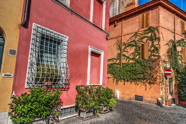 Trastevere renkli cephe — Stok fotoğraf