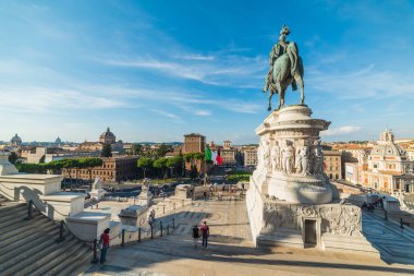 Sunak vatanın Vittorio Emanuele II heykeli