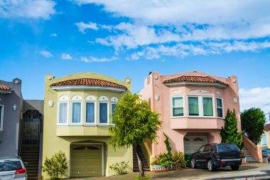 San Francisco'da bir yerleşim bölgesinde evleri