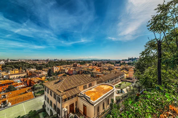 Vista panorámica de Roma en un día soleado — Foto de Stock