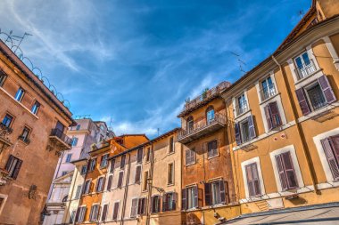 Roma'nın pitoresk bir kare üzerinde açık gökyüzü