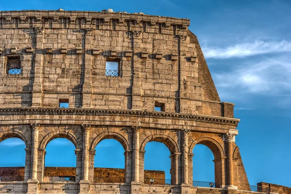 Detalle del famoso Coliseo al atardecer —  Fotos de Stock