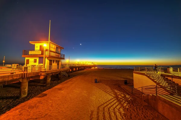 Cais de Manhattan Beach à noite — Fotografia de Stock