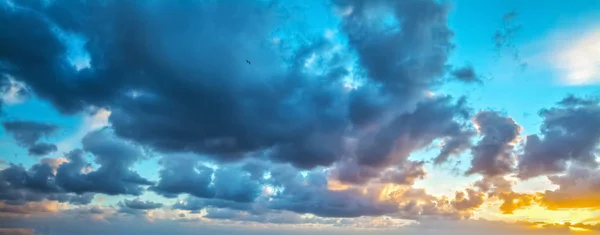 空の暗い雲 — ストック写真