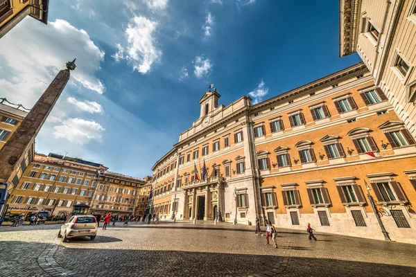 Montecitorio tér. Az olasz Parlament. — Stock Fotó