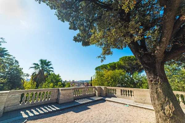 Pincio terrace under a shining sun — Stock Photo, Image