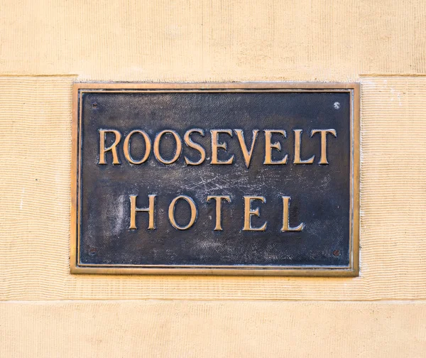 Assinatura do hotel Roosevelt na avenida de Hollywood — Fotografia de Stock