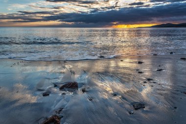Alghero shore adlı günbatımı kum ve kaya
