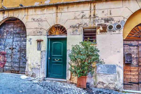 Rustikale Mauer in Trastevere — Stockfoto