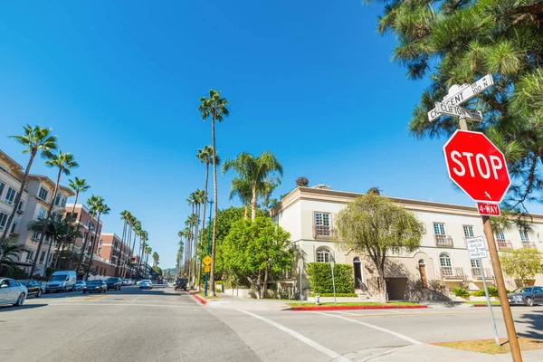 Cruce de Clifton y Crescent en Beverly Hills — Foto de Stock