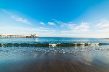 Malibu Beach İskele tarafından küçük dalga