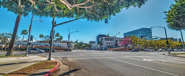 Santa Monica blvd a rozcestí Rodeo Drive v Beverly Hills — Stock fotografie