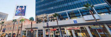 Dünya ünlü Hollywood Bulvarı'ndaki mağaza işaretleri