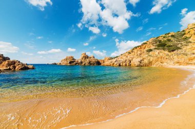 Altın sahil Li Cossi Beach